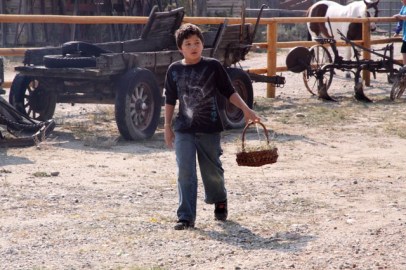 The Big Piney 4th Grade visits the Historic Sommers Ranch Homestead in Pinedale, Wyoming where they experienced life as a homesteader, including raising chickens and gathering eggs